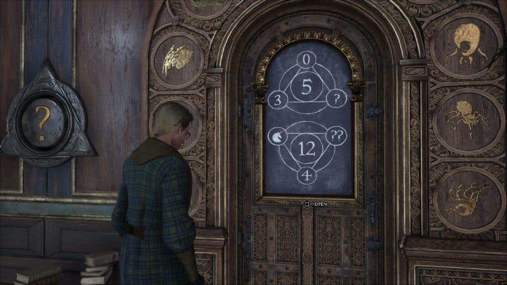 Ejemplo puerta simbolos hogwarts legacy